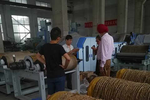 印度客户来亿祥纺机洽谈合作
