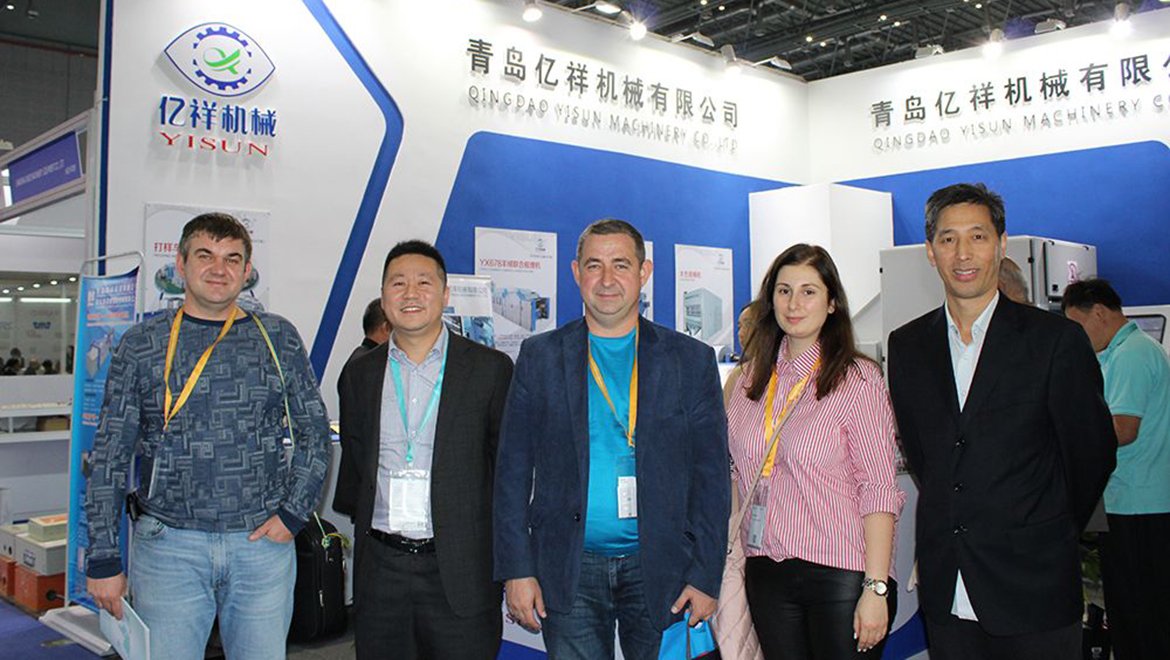 2018上海纺机展-俄罗斯客户现场签署订单